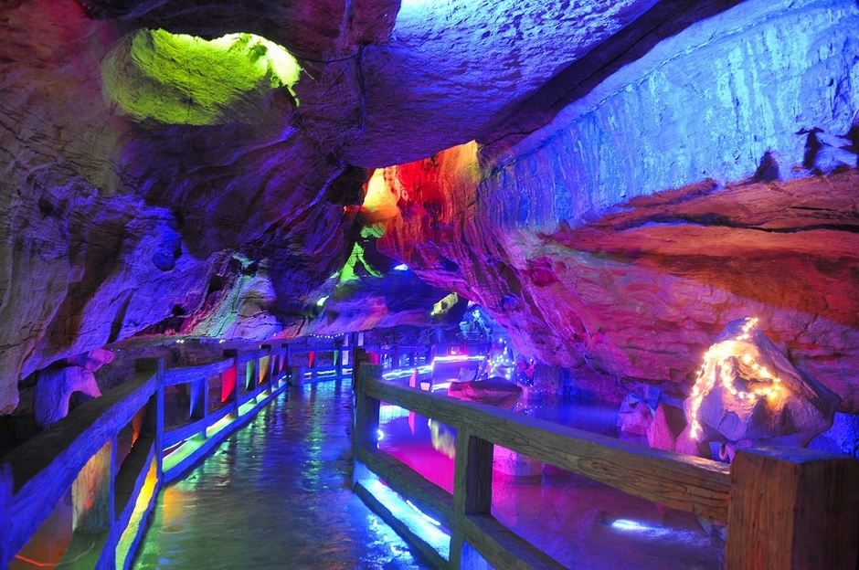 临沂智圣温泉 地下大峡谷 萤火虫水洞2日游 周周发团