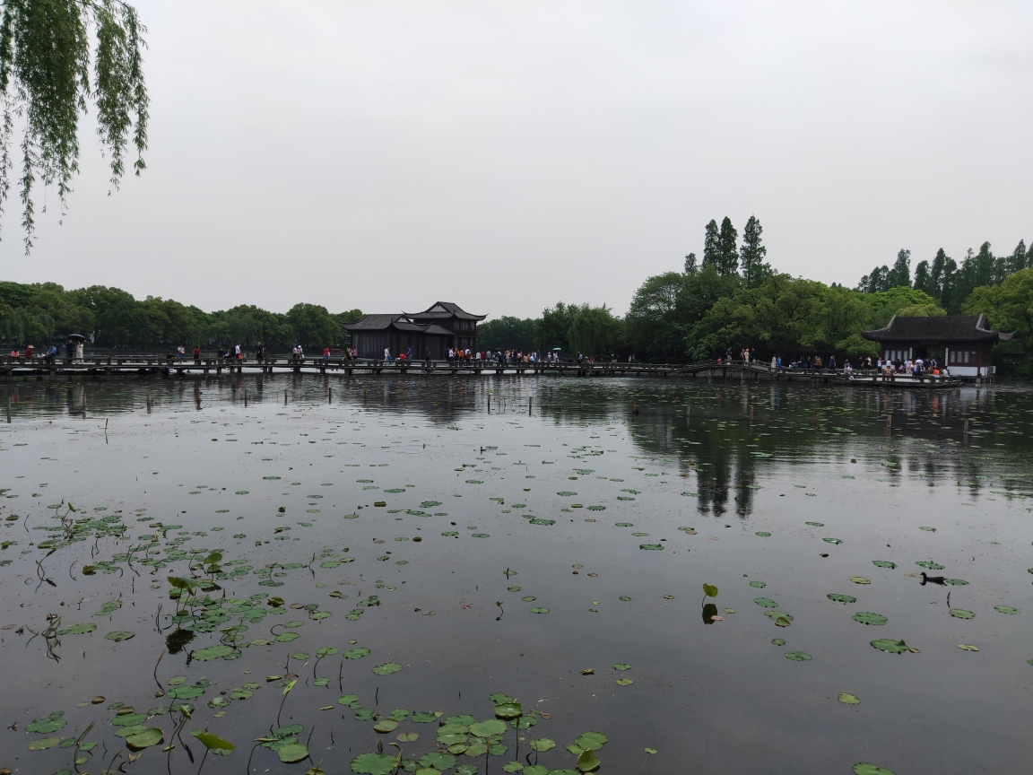 杭州—在西湖寻找白蛇传说