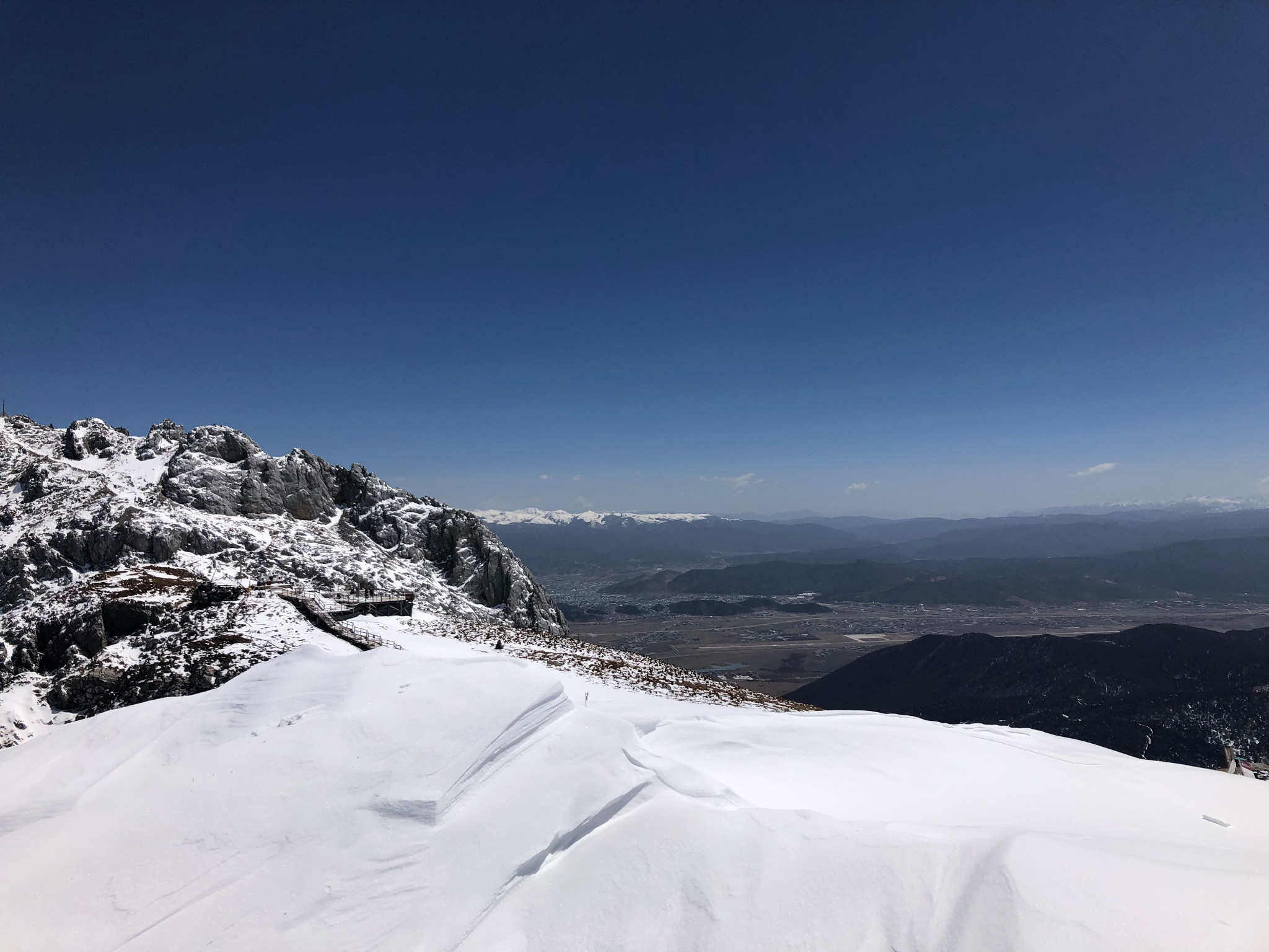 石卡雪山          