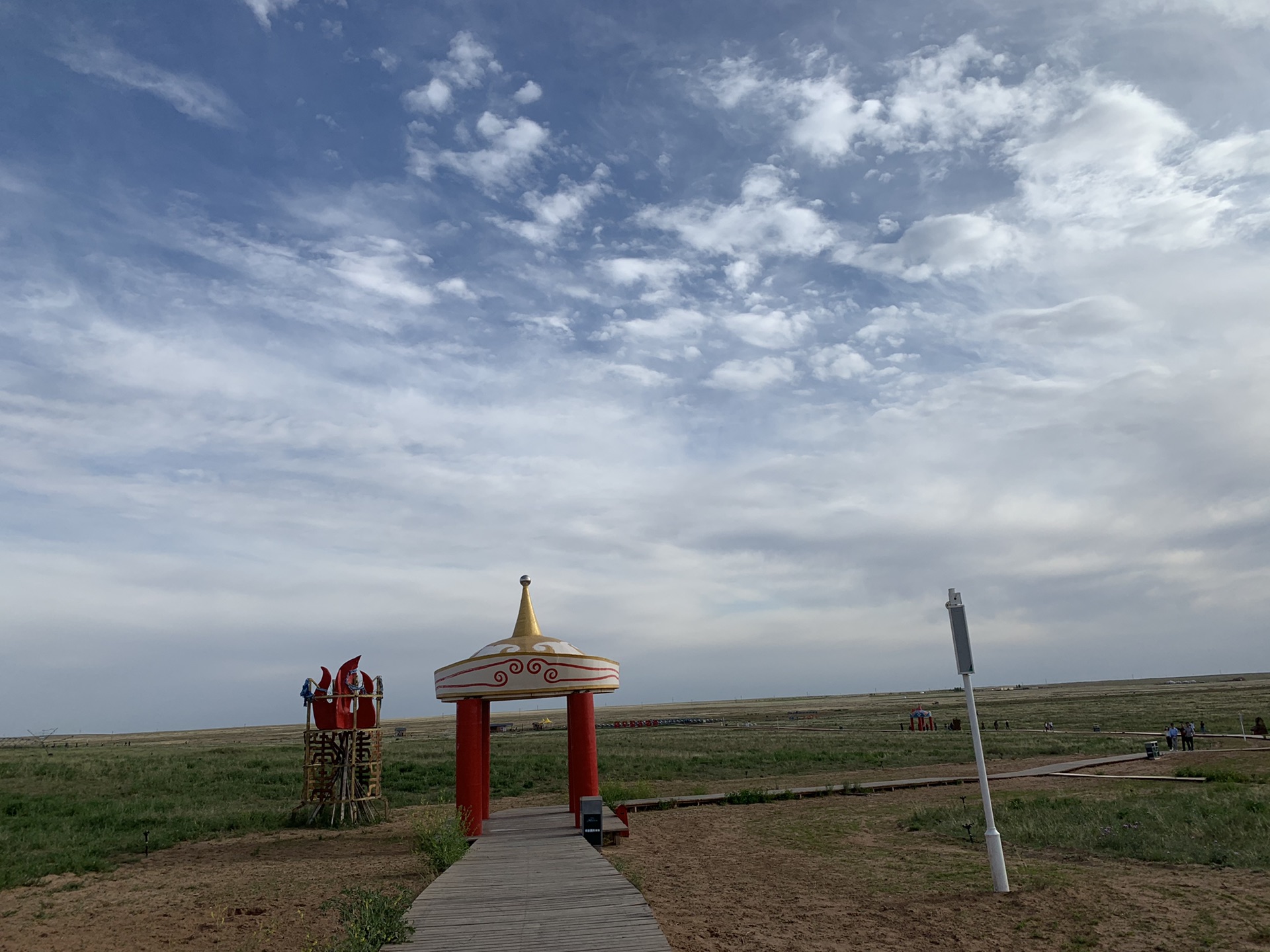 鄂尔多斯草原旅游区      