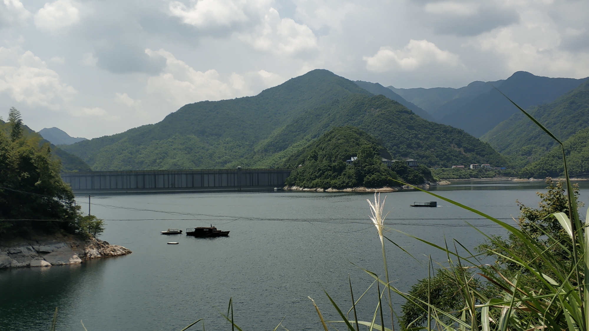 响洪甸水库景区        