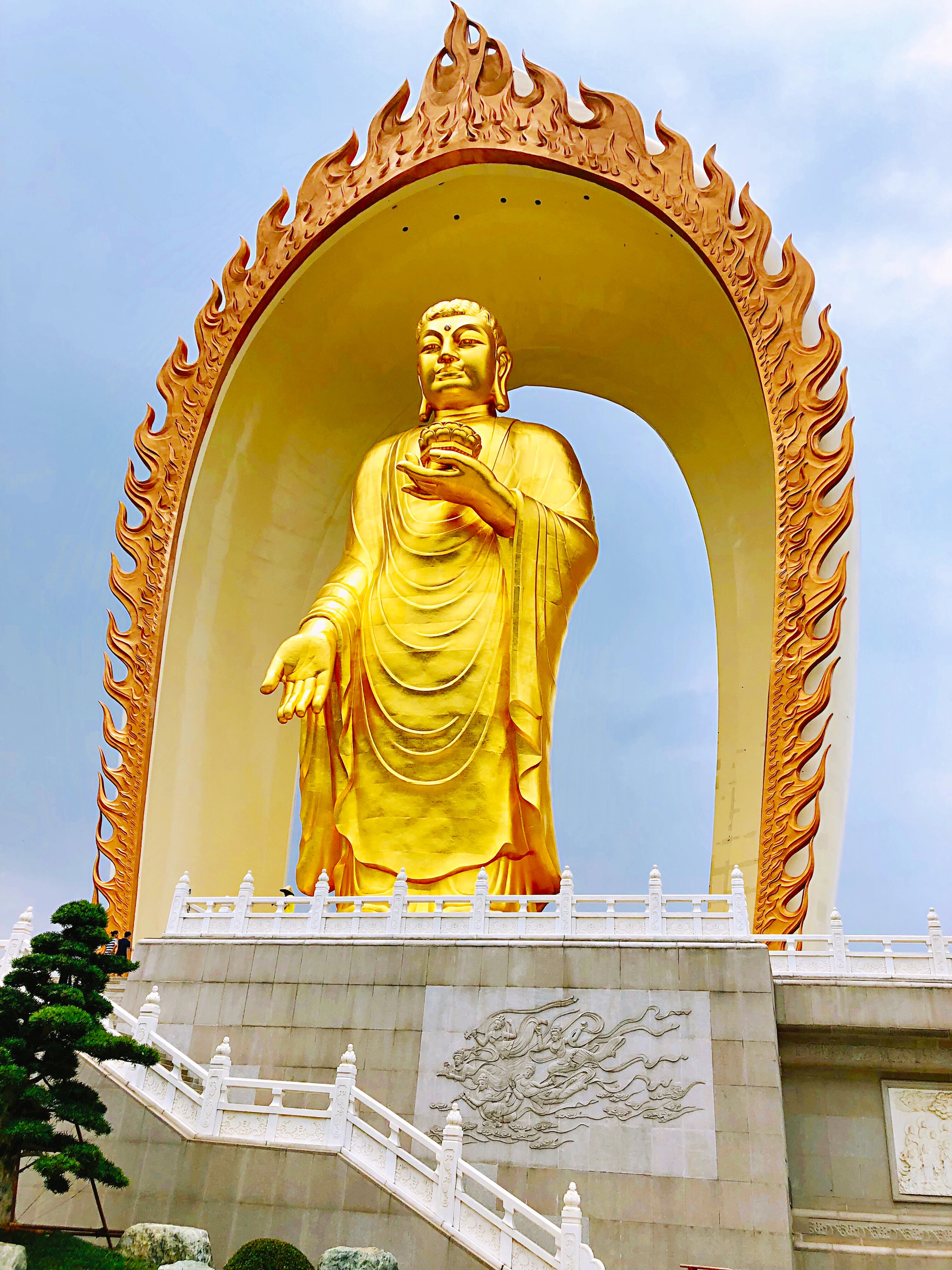 东林大佛,位于江西省九江市星子县温泉镇