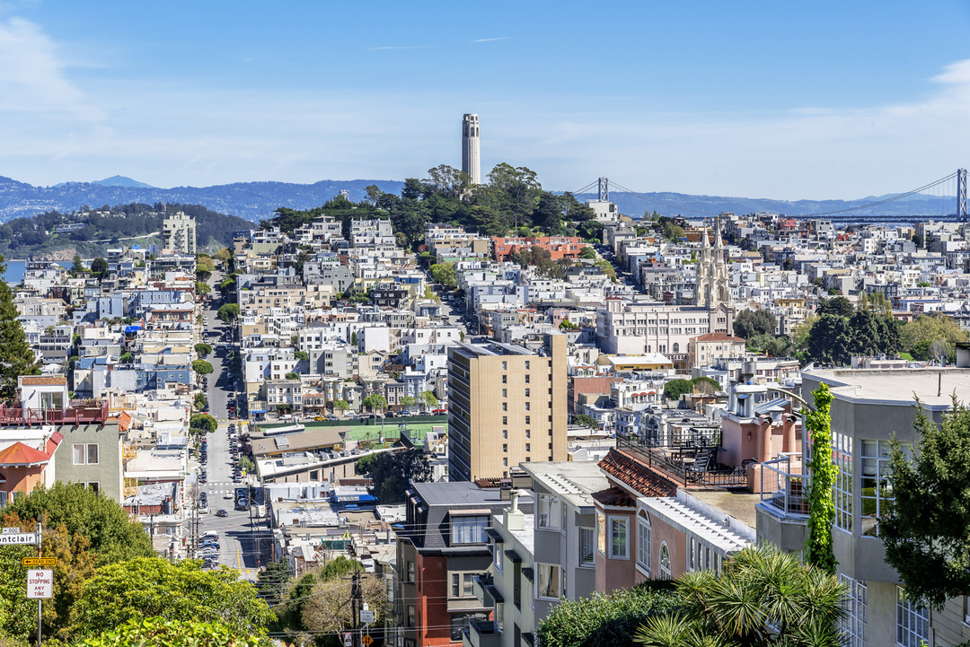 简介:想要看旧金山的城市全景,除了双子峰,还有另一个选项,就是