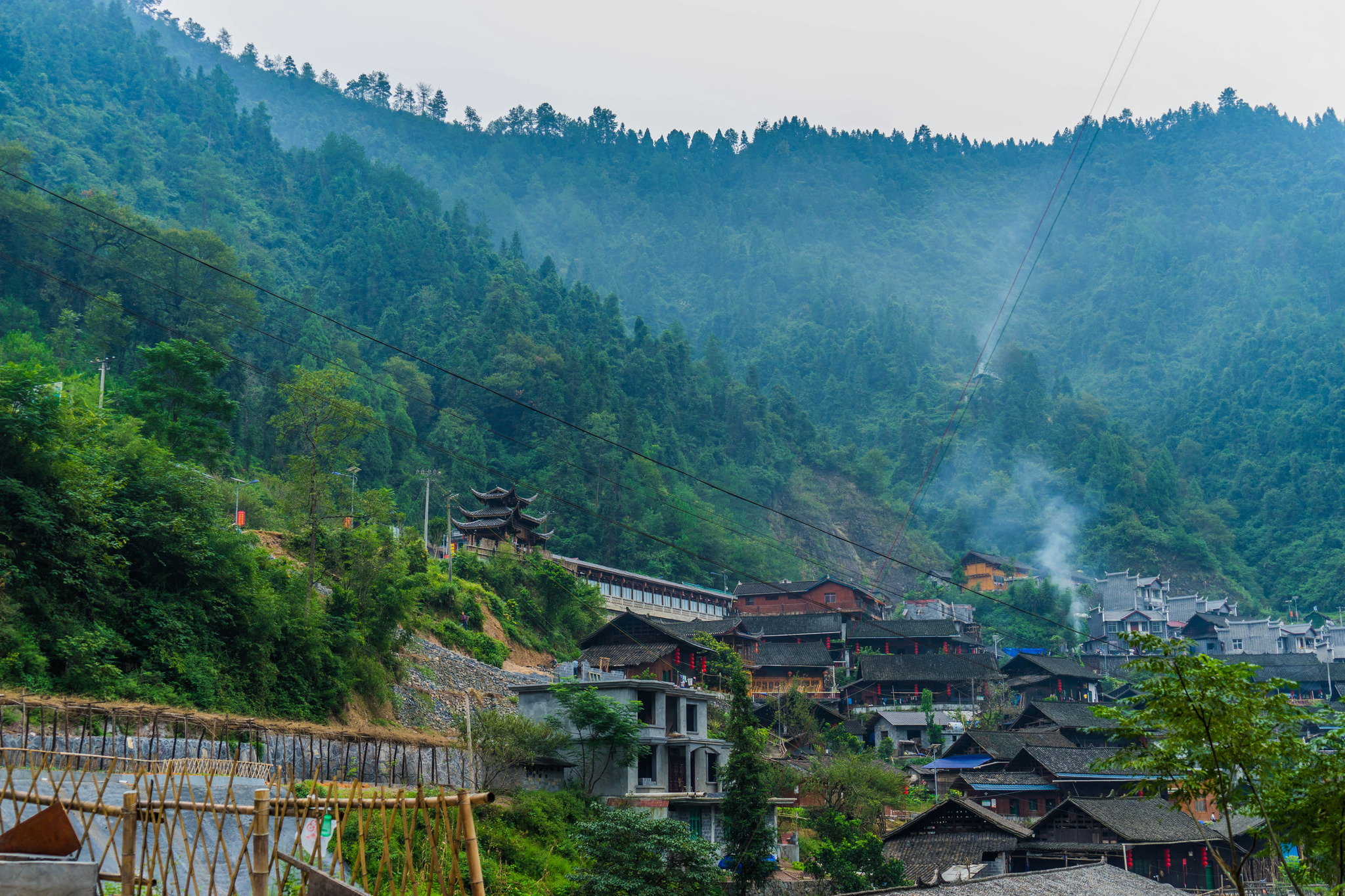 酉州古城 梵净山 凤凰古城 夯吾苗寨3日游(梵天净土 超然意境 漫游