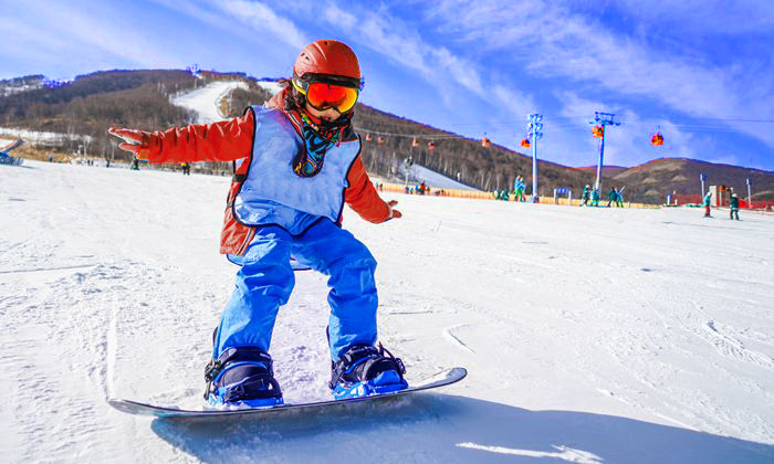 沈阳白清寨滑雪场门票