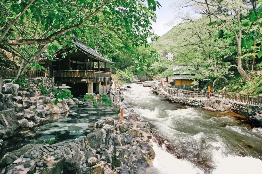 你没听过的温泉乡,竟然还藏着一家罗莱夏朵