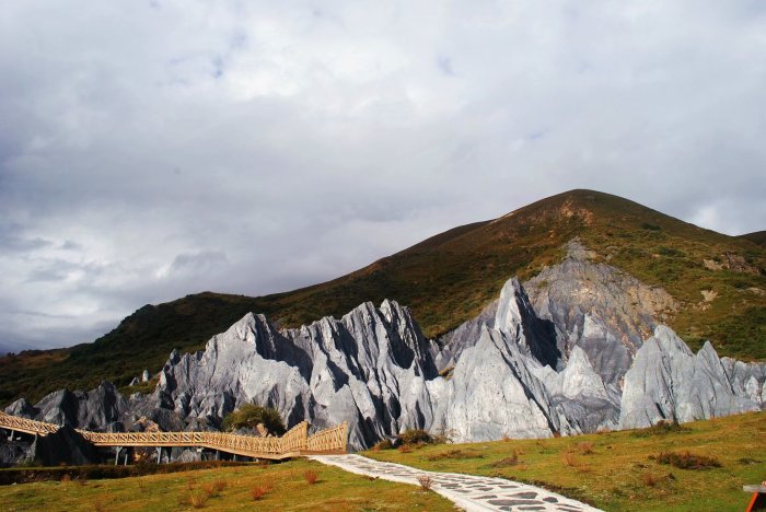 听说墨石公园的石林随着季节变化而变化