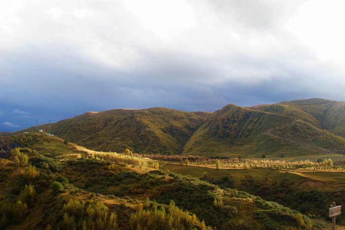 听说墨石公园的石林随着季节变化而变化