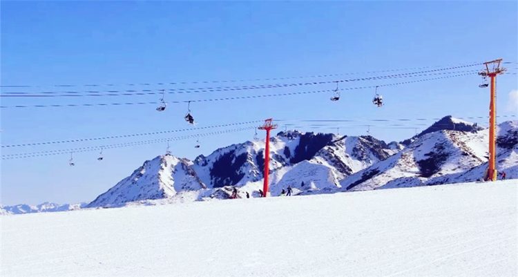 新疆乌鲁木齐南山白云滑雪场一日游(不限雪道 雪板雪圈可互换)