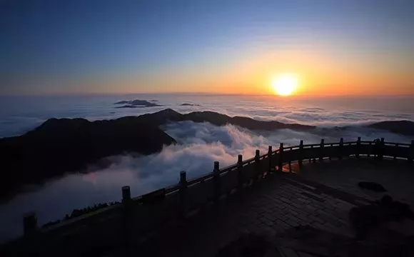 佛山 广州出发 雪域衡山高铁2日游 南岳衡山独如飞 徒步朝圣天路 走进