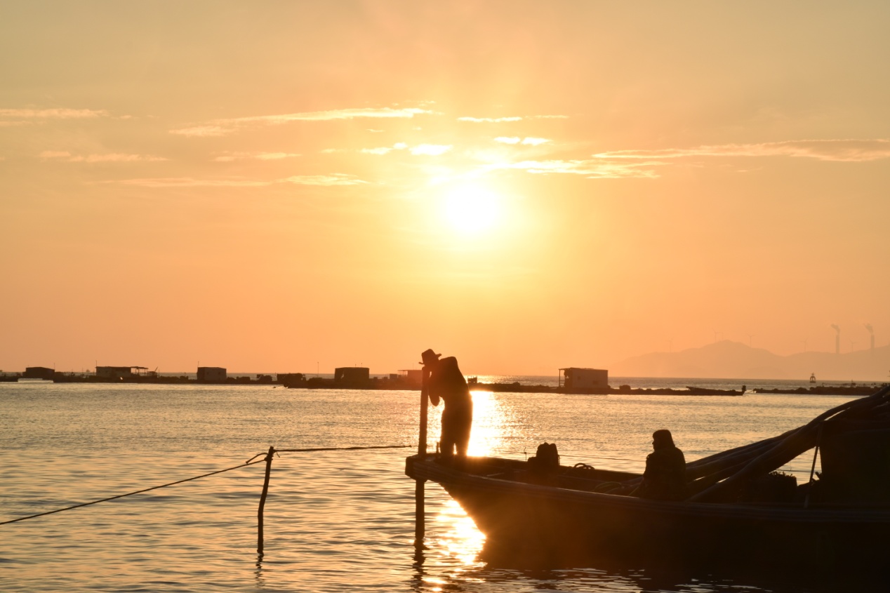 请问海陵岛现在天气怎么样，穿什么衣服合适