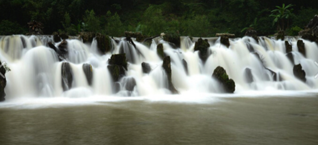 弥勒大佛 爸爸去哪儿拍摄地-天鹅湖 三生三世十里桃花拍摄地 五彩云池