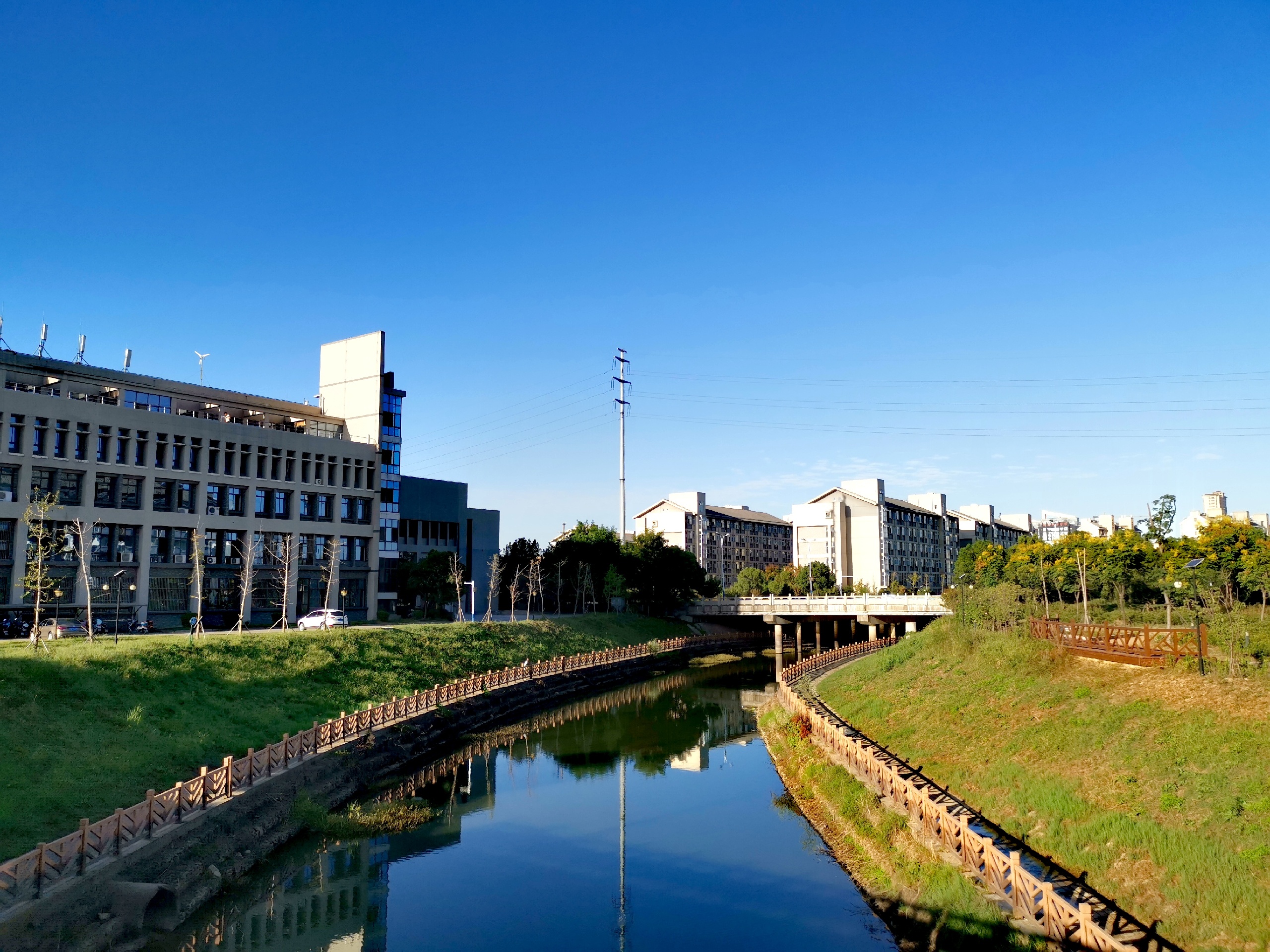 安徽工业大学
