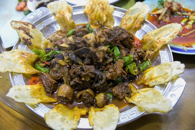 体验一把风土民情,参观一下各地景点的人来说,特色美食不一定是必要的