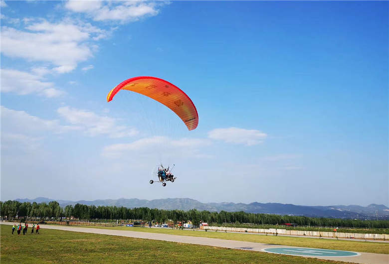 河南安阳林州滑翔伞基地林虑山滑翔伞林州太行大峡谷郑州周边滑翔伞