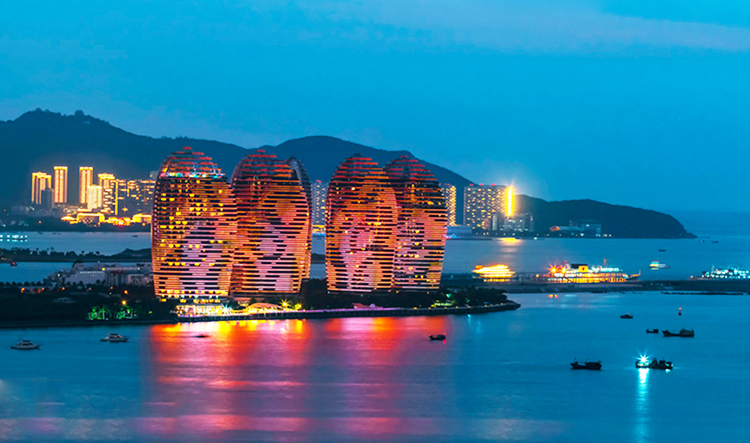 接送出海3小时夜游深潜浮潜三亚湾夜景凤凰岛鹿回头景色海钓免费饮料