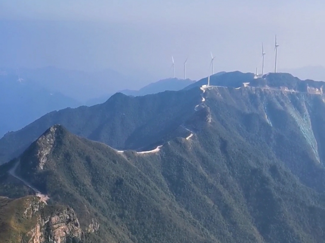 广西四十八弄之一登云山:登临山巅,漫步云端,一览众山