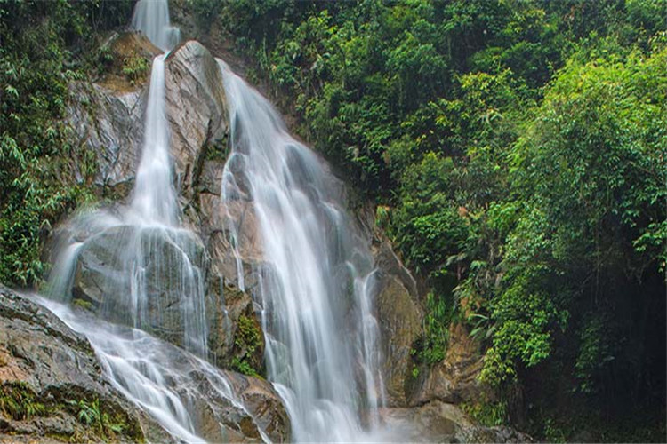 天后瀑布 牛鱼嘴风景区 牛鱼嘴 溯溪探险 七彩云足浴 万种风情鱼疗区)