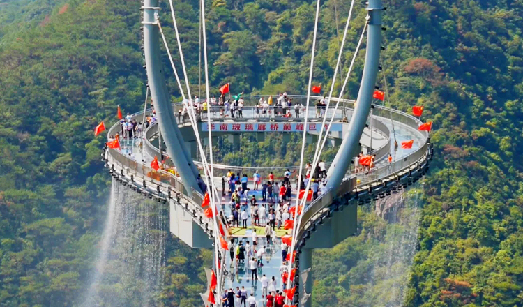 清远黄腾峡漂流一日游黄腾峡漂流环形音乐瀑布天门悬廊打卡网红屋顶