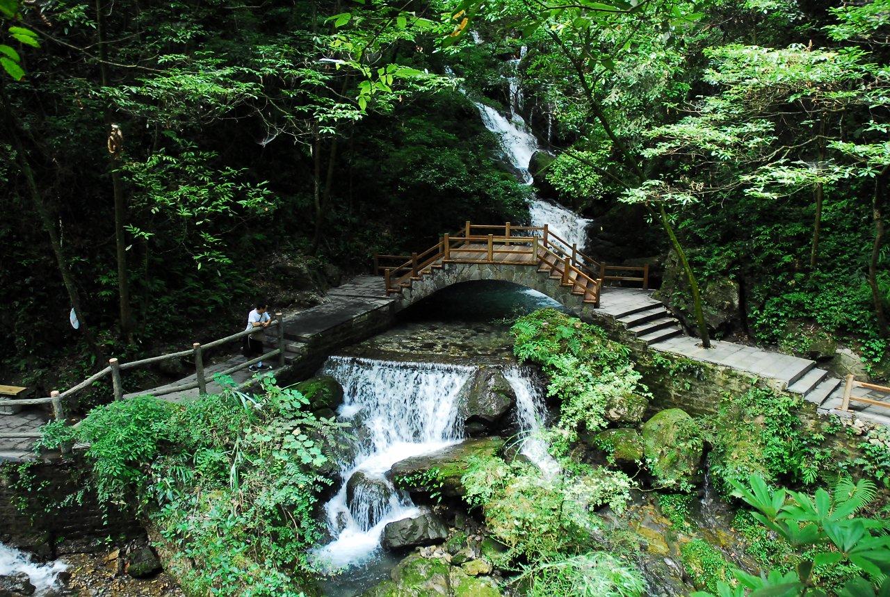 万盛黑山谷健走养生一日游 (感受 渝黔生物dna仓库 原始大自然峡谷