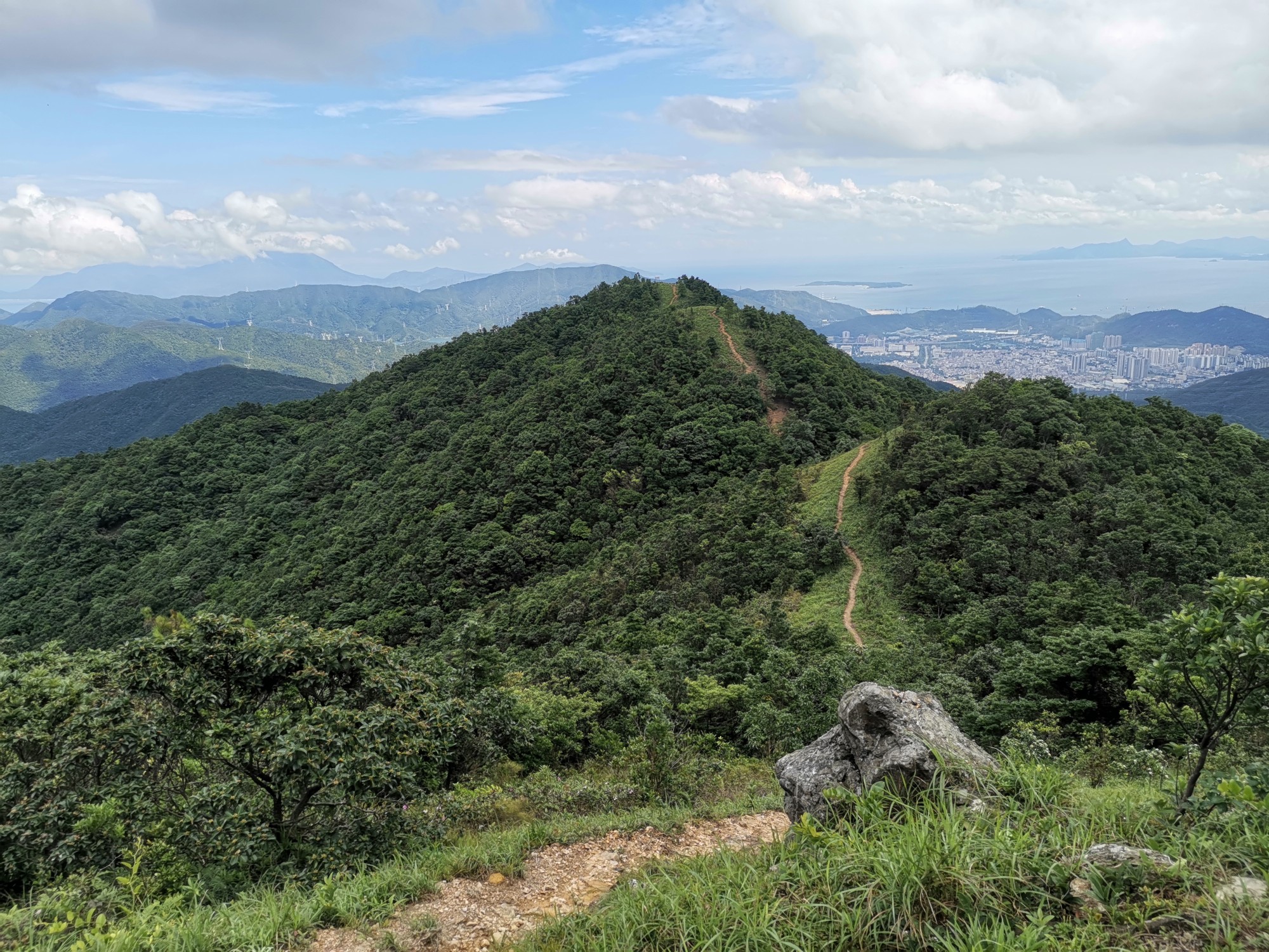 广东省深圳市坪山金龟村金田山田心山