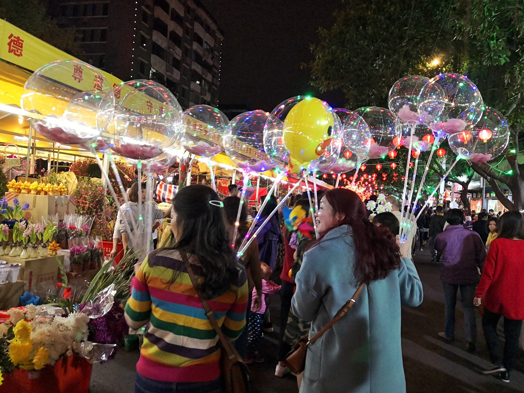 来来来,来广州行花街(鼓掌)