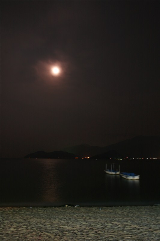 夜晚的海边民宿,特别有感觉