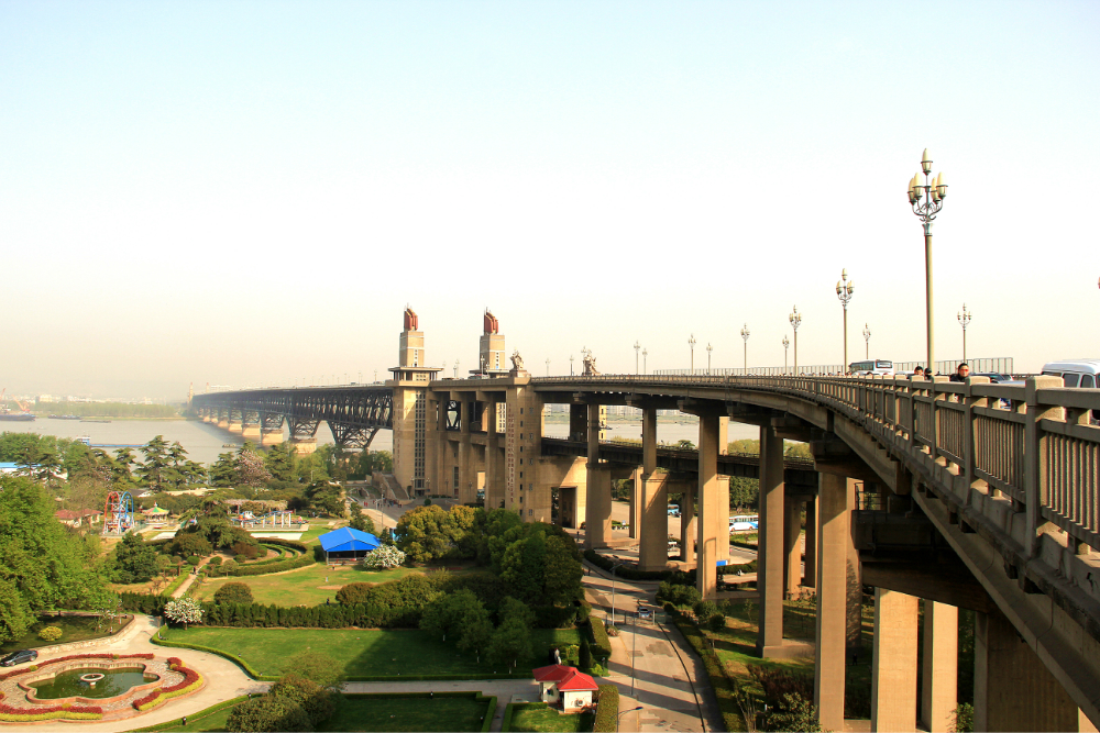 南京长江大桥铁路桥全长多少米，南京长江大桥怎么去 