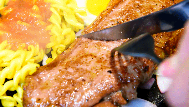 成都12年牛排老店原切牛排鲜嫩美味