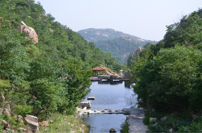 莲青山情人谷风景区