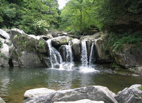 游览【黄龙寺【三宝树【黄龙潭(小瀑布【乌