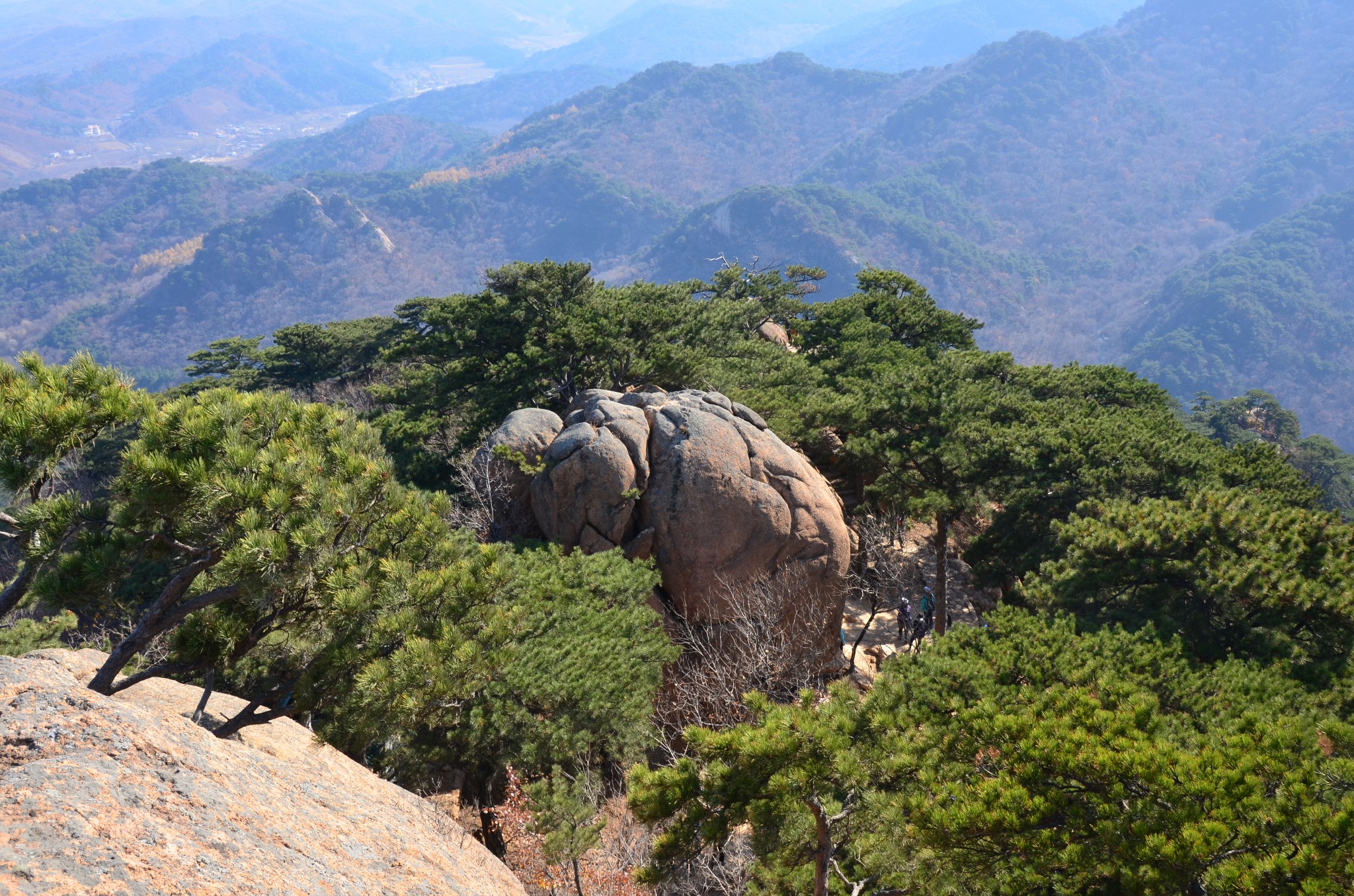 一日游之千山(辽宁四大名山) --- 万壑松涛百丈澜,千峰翠影一湖莲.