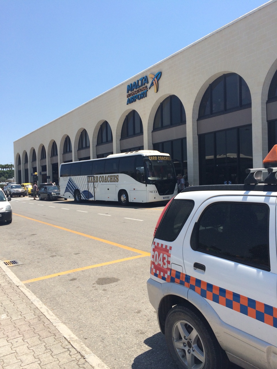 完全吻合我梦中的，街道尽头就是海，回头后那