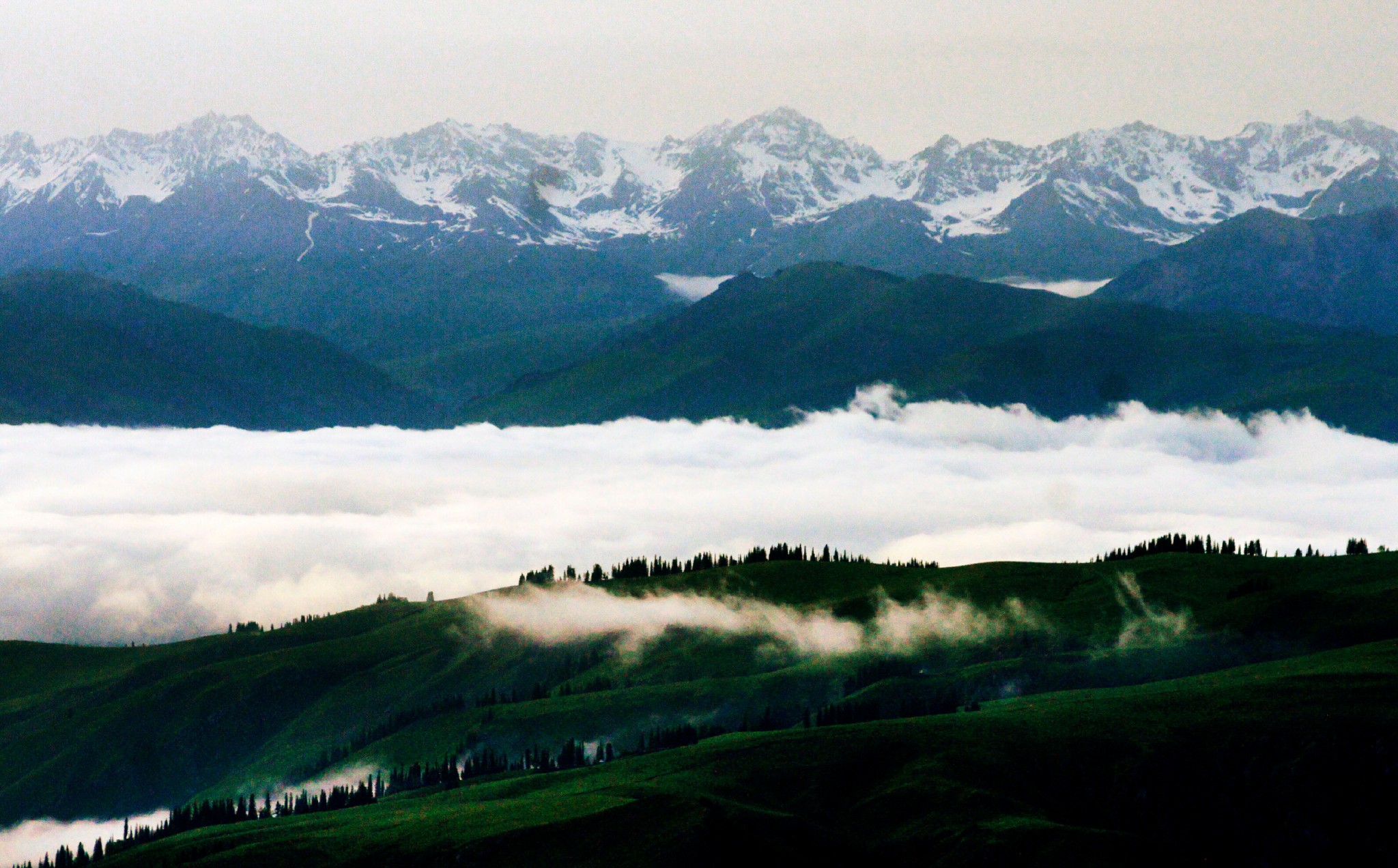 伊犁人均_伊犁风景