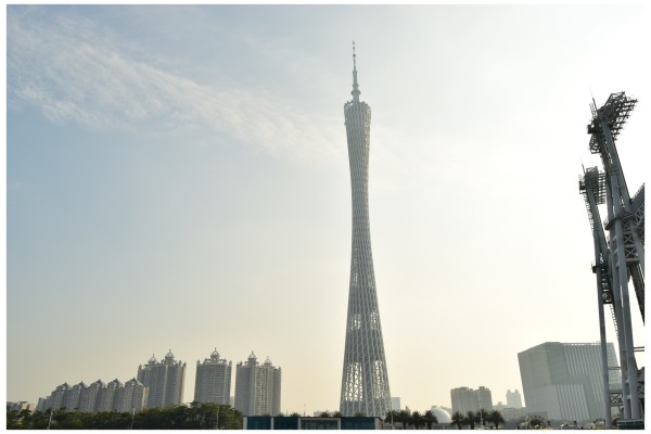 旅行不是上车睡觉,下车拍照的走马观花,在我看来,旅行是一场不辞辛苦,疲惫到一蹶不振,却乐此不疲的游历,沿途的美景终将会倒退出视线,最重要的莫过于欣赏美景的心情和陪你看风景的人,才不辜负好时光。 人最重要的就是能在有生之年找到那个愿意陪你疯的人,我用了十年的好运,在12年前就遇见了这样一个人,算是深受老天偏爱。