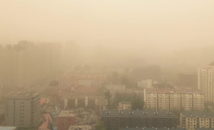 北京出现严重沙尘，发布黄色预警