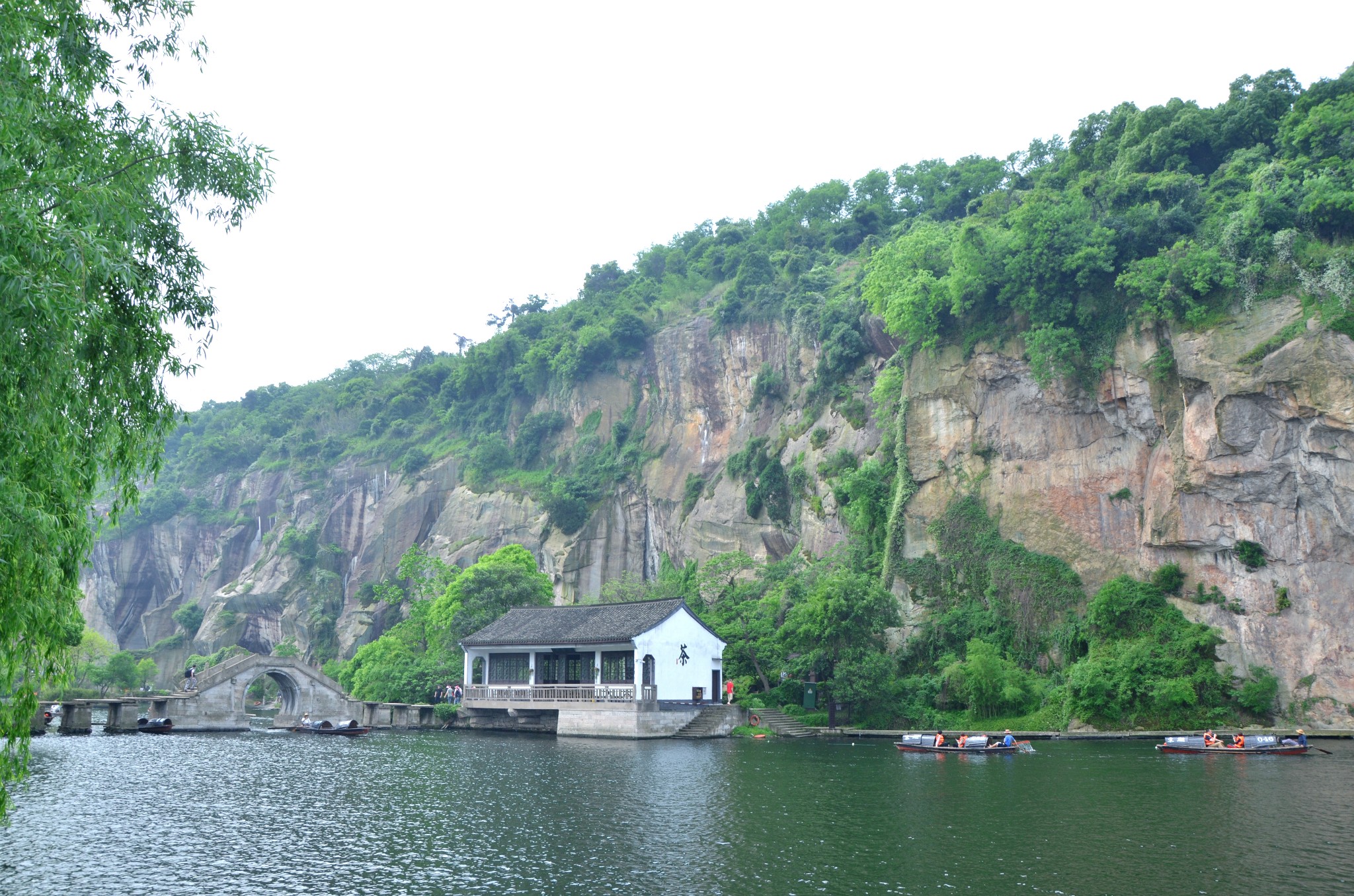 绍兴东湖风景区