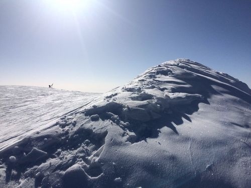 完善心灵深处-攀登青海玉珠峰-雪鹰玉珠峰顶挂经幡-让