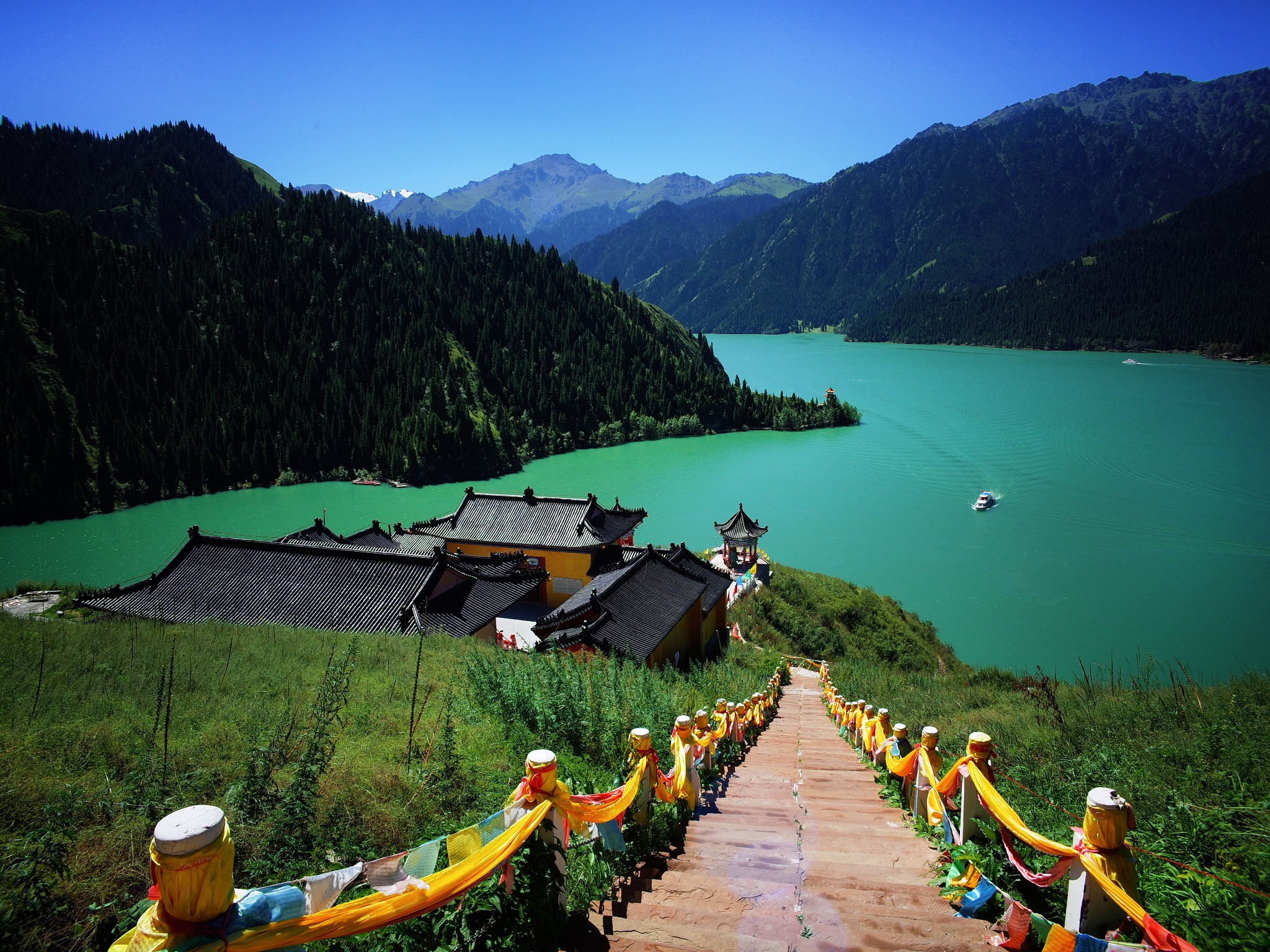 天山天池风景区        