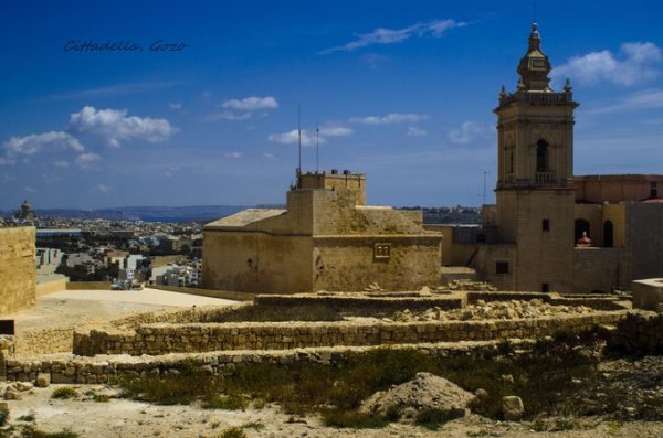 在天空之城,西西里和马耳他的七天,马耳他自助