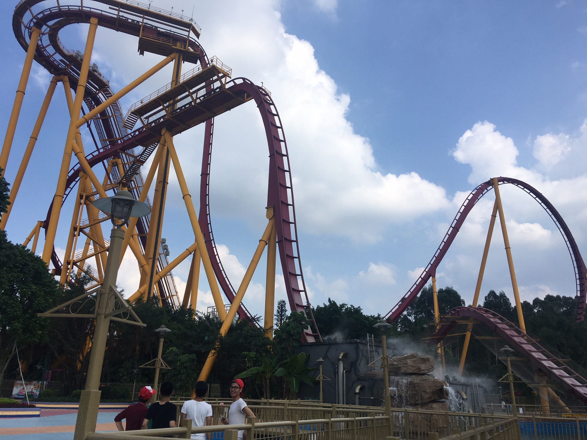 珠海长隆垂直过山车图片