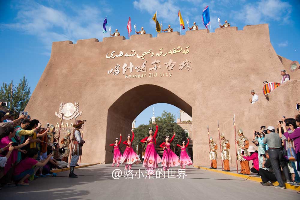 7月底打算暑假带孩子去新疆，适合去南疆还是北疆呢