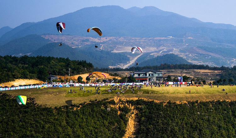 杭州富阳永安山庄高山农庄2天1晚双人套票(赠送2张滑翔伞体验订金券)