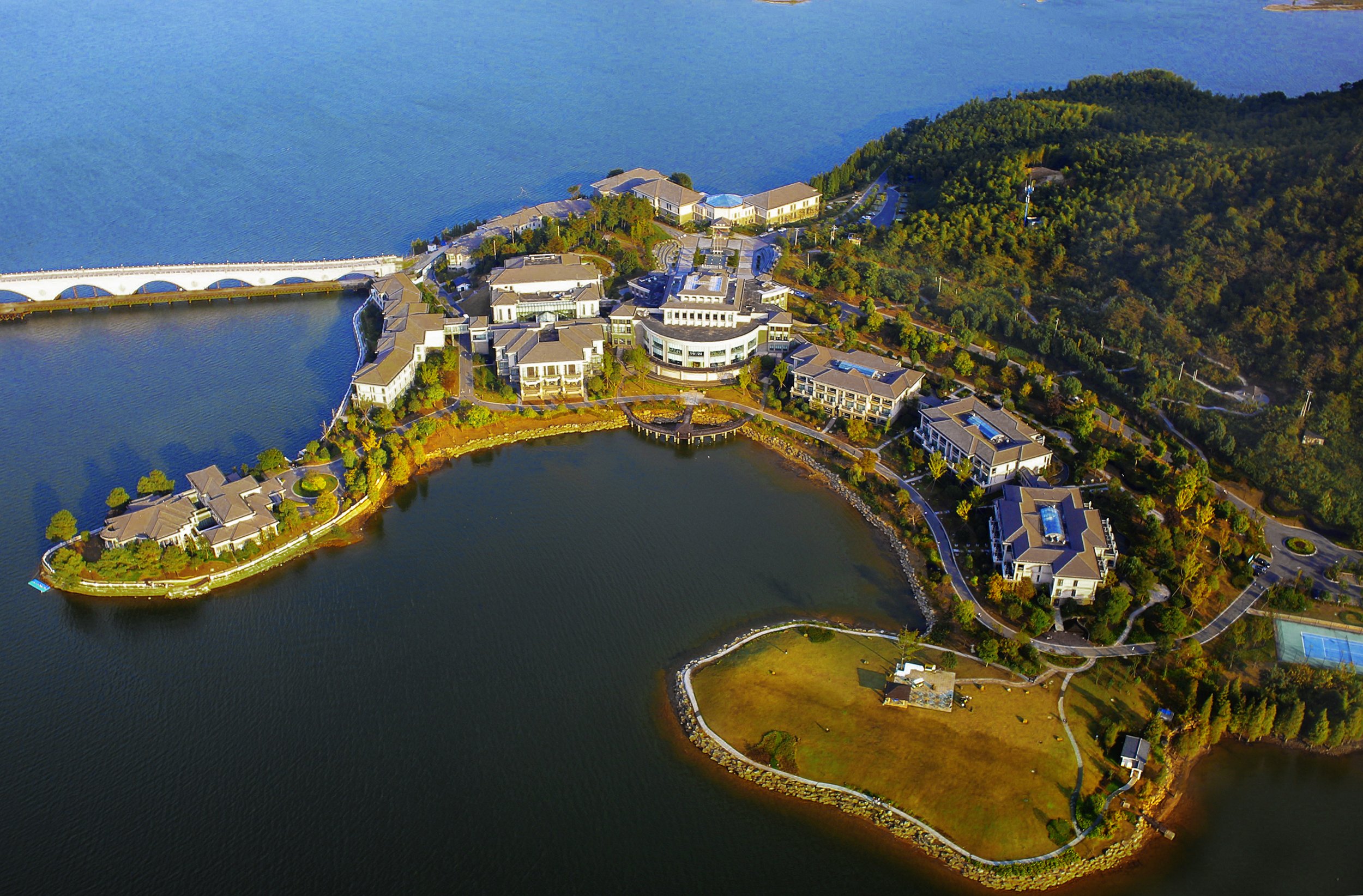 浙江余姚四明湖开元山庄1晚住宿含双人自助早餐双人自助小火锅2张四明