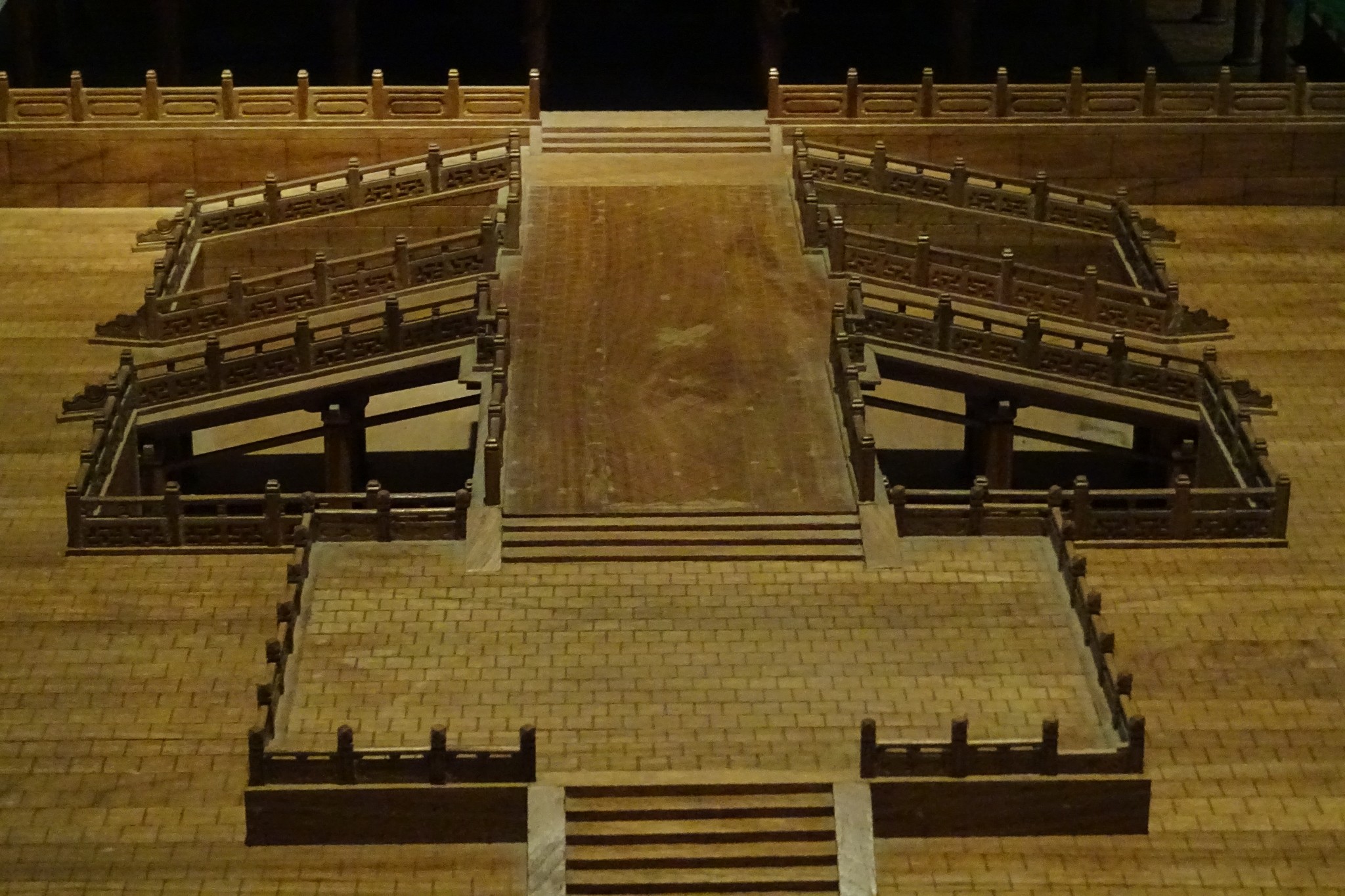 十字桥,又名鱼沼飞梁桥,这是山西博物馆微缩晋祠十字桥的模型.