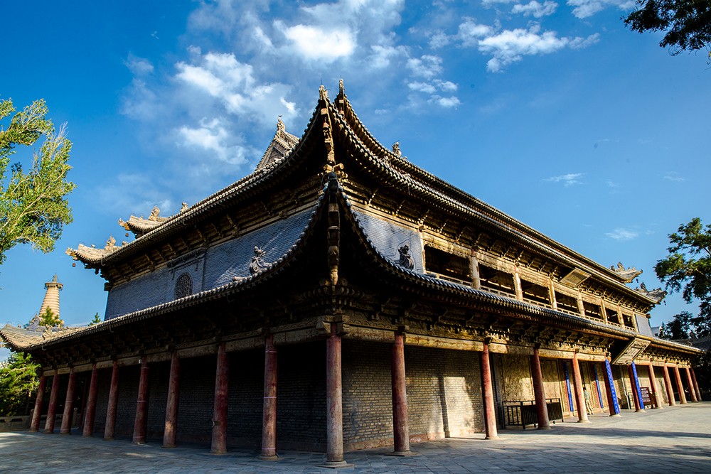 大佛寺景区位于甘肃省张掖城西南隅,是丝绸之路上的一处重要名胜古迹