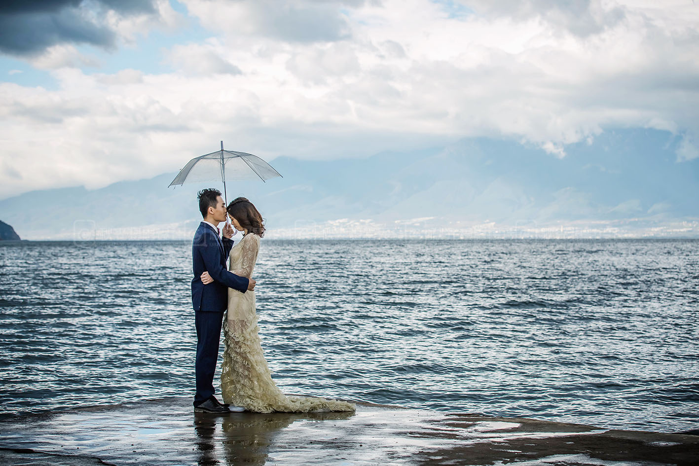 洱海婚纱_大理洱海婚纱摄影图片