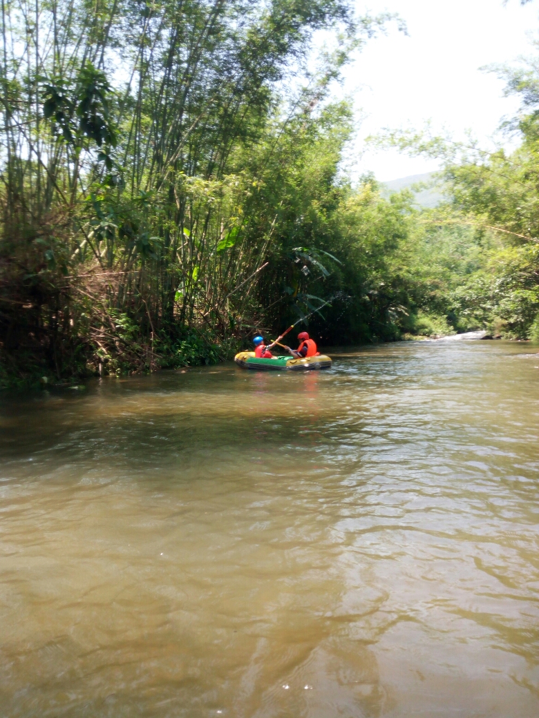 雷公峡漂流
