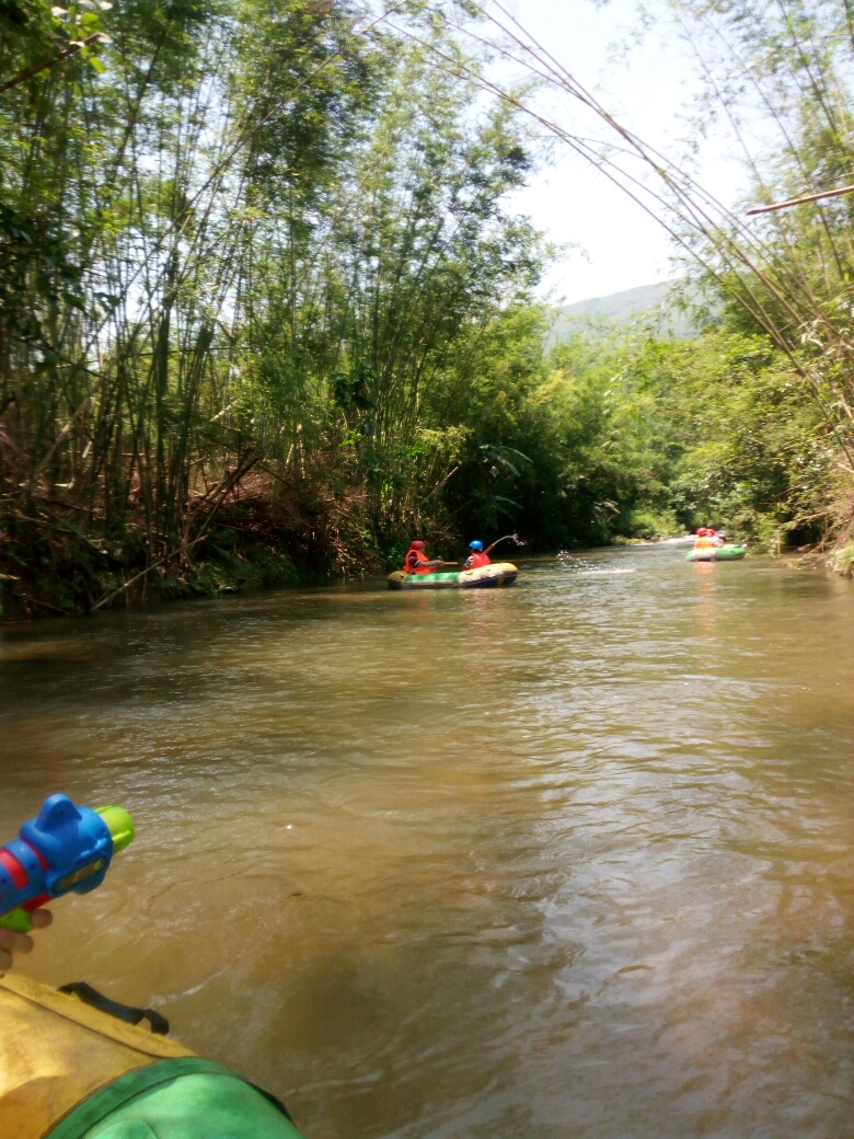雷公峡漂流