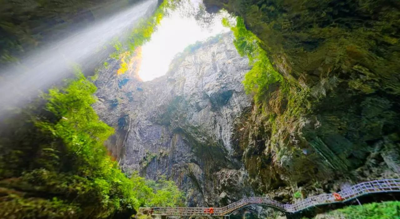 英德洞天仙境御竹軒湯泉木屋別墅2天1晚自駕遊(廣東獨有的乘船而入的